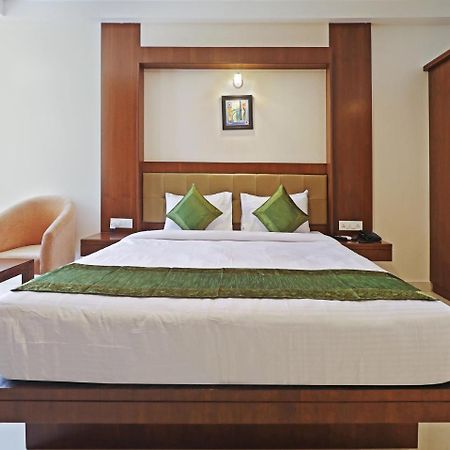 Hotel Treebo Akshaya Bull Temple à Bangalore Extérieur photo
